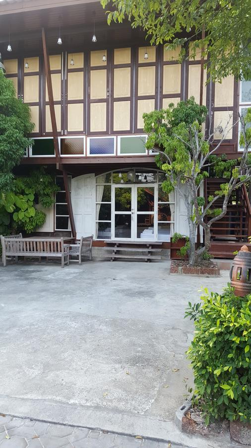 אמפווה Ruean Mai Chai Khlong מראה חיצוני תמונה