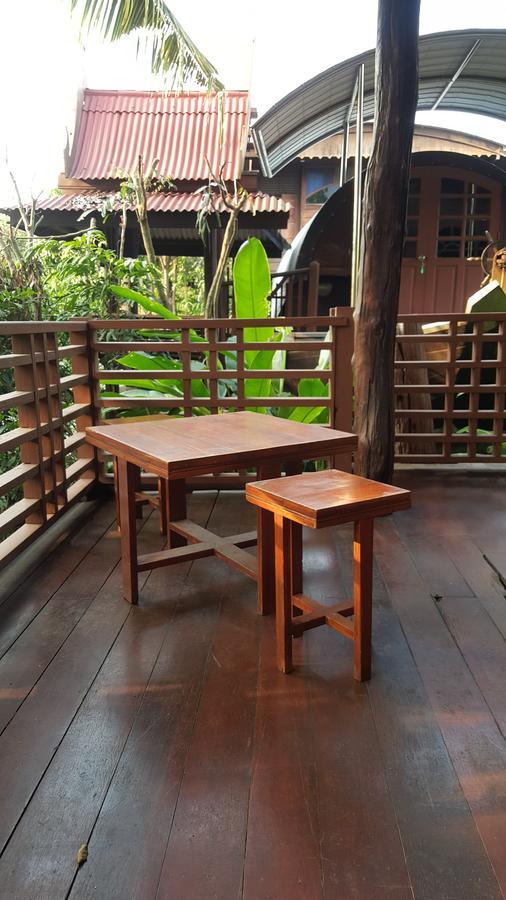 אמפווה Ruean Mai Chai Khlong מראה חיצוני תמונה