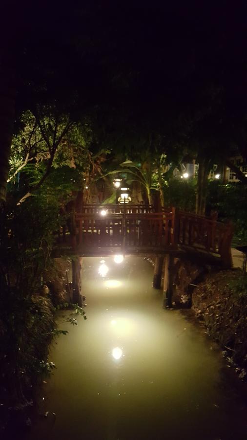 אמפווה Ruean Mai Chai Khlong מראה חיצוני תמונה