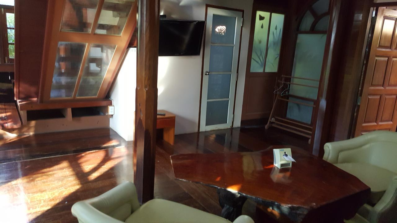 אמפווה Ruean Mai Chai Khlong מראה חיצוני תמונה
